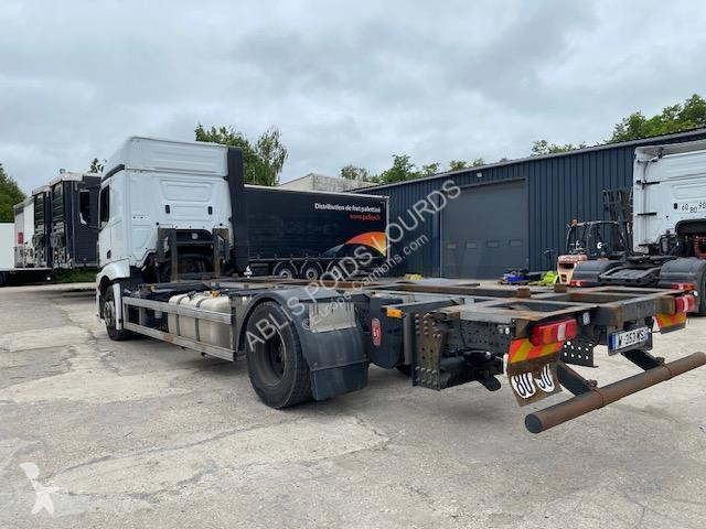 Mercedes 1845 truck