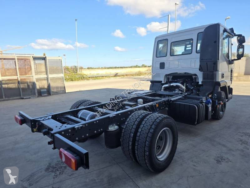 Kamion Iveco 120 E 25