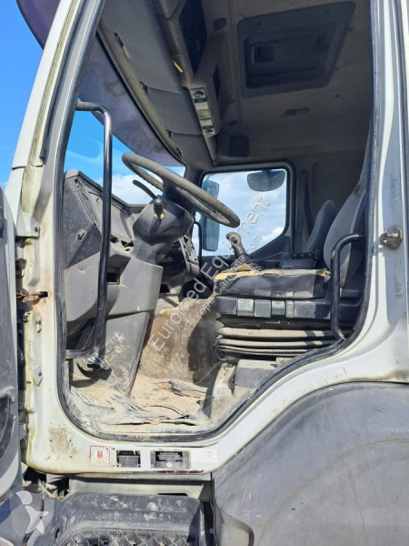 Бетоновоз Renault DCI