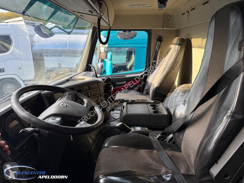Vrachtwagen Volvo 500 8x4, Steel springs, 3 way...