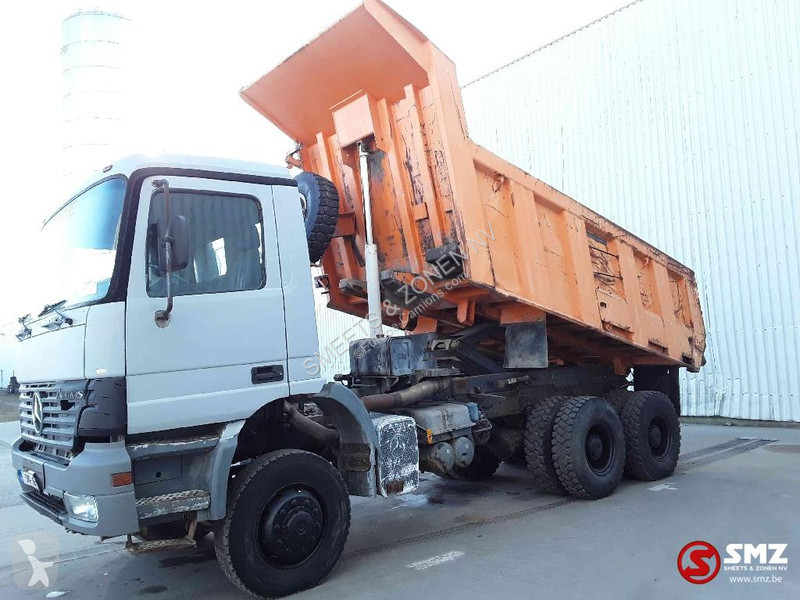 Vrachtwagen Mercedes 3340 6x6