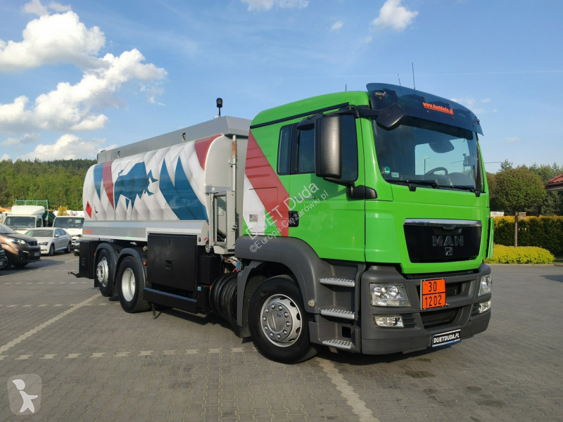 Lastbil MAN TGA 26.400 Autocysterna z...