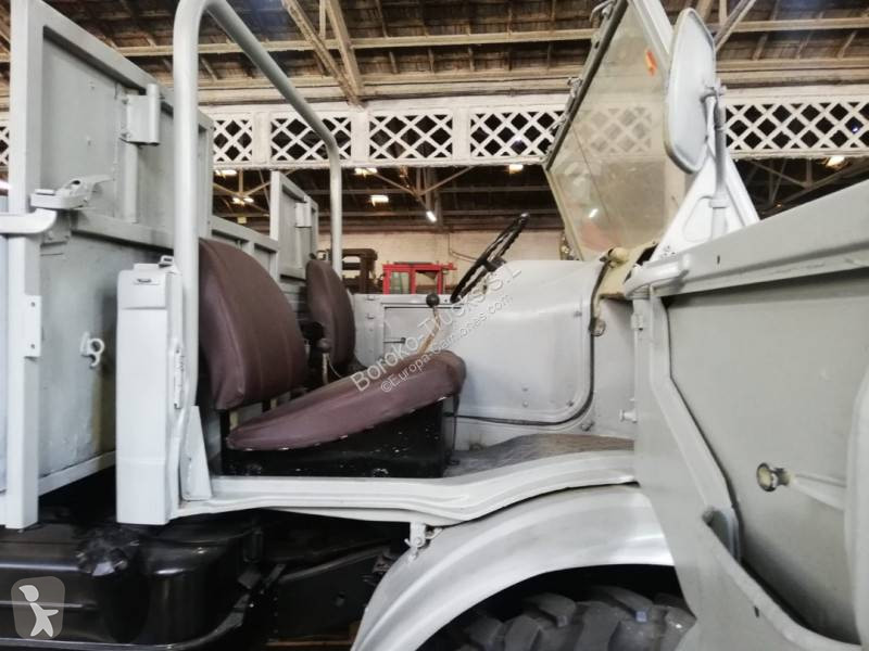 Camion Mercedes Unimog