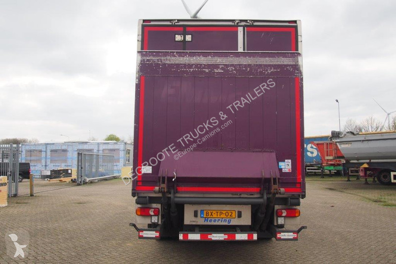 Vrachtwagen Mercedes 1824