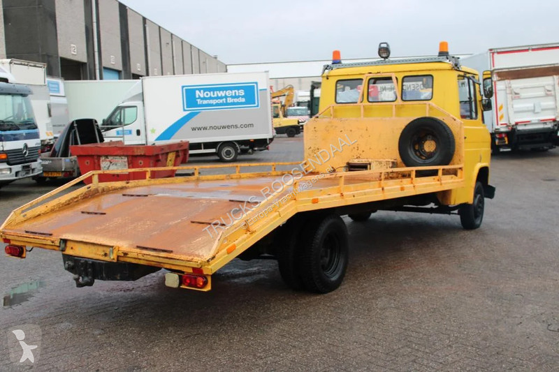 Vrachtwagen Mercedes 508 MANUAL