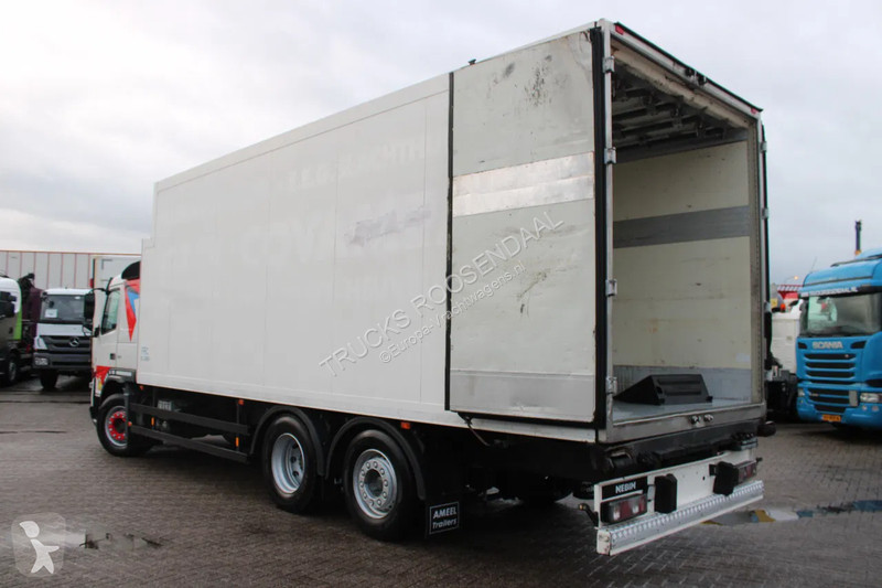 Lastbil Volvo FMX 370 + EURO 5 + CARRIER + meat...