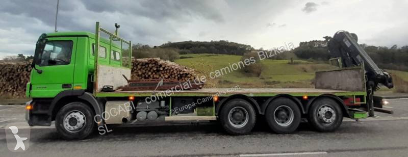 Camion Mercedes Con pluma