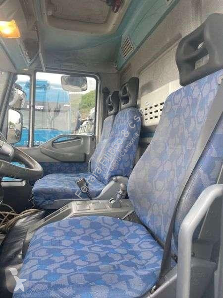 Camião Iveco 100e22