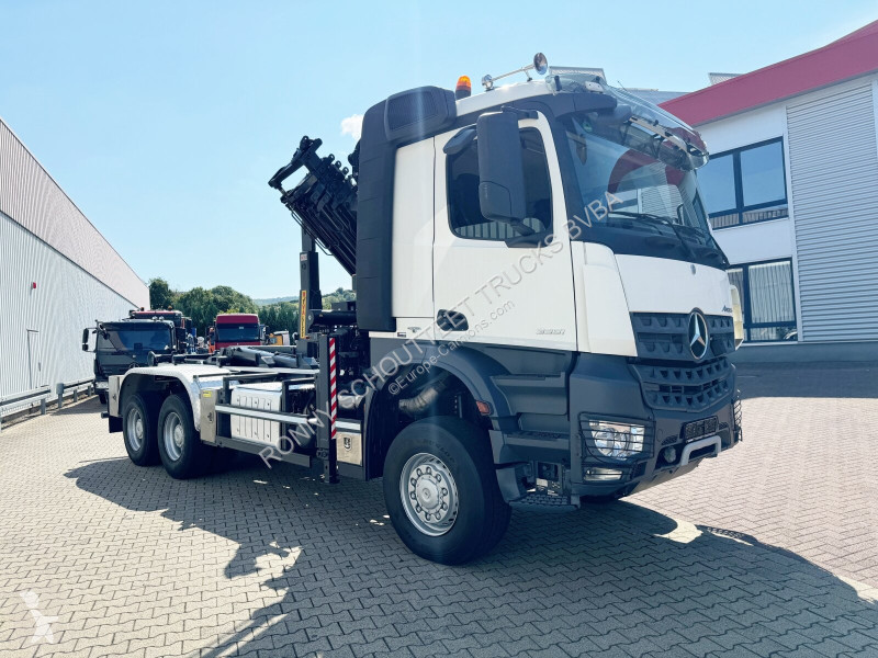 Camion Mercedes Arocs 3351 AK 6x6 Arocs 3351 AK...