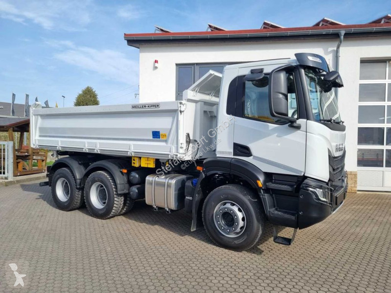 Kamion Iveco AD300X48Z HR OFF 6x4...