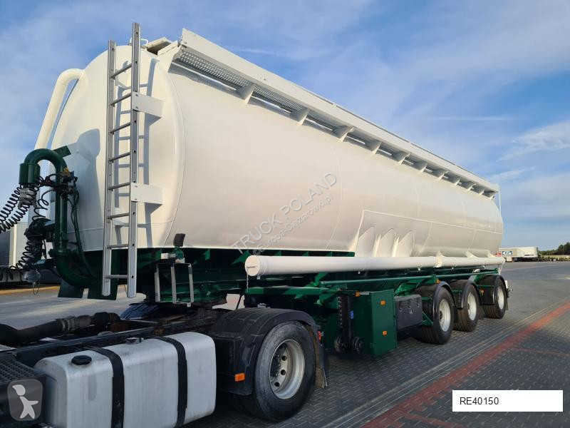 Semirimorchio  with suction WELGRO fodder,...