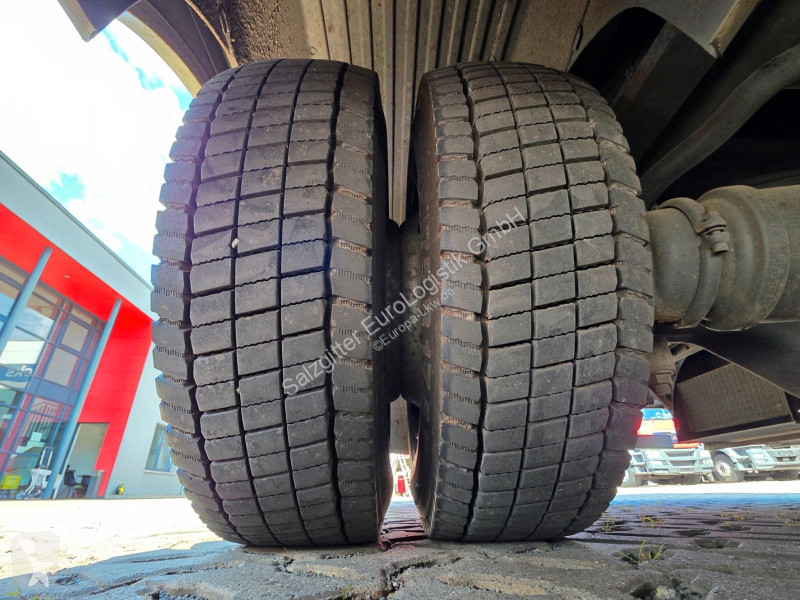 شاحنة Mercedes 818L