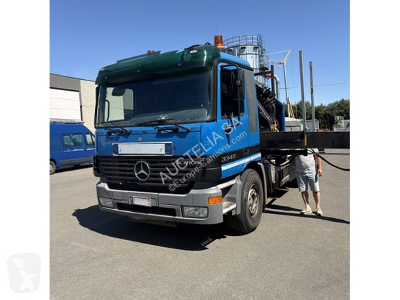Vrachtwagen Mercedes 3340