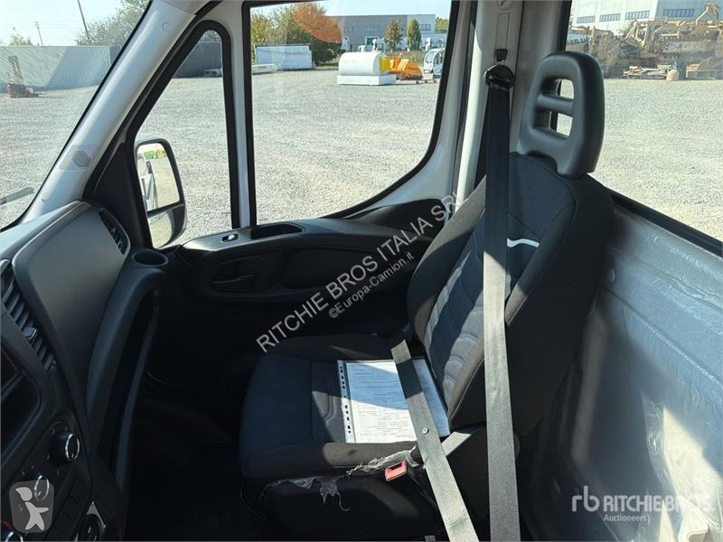 Camion Iveco 19-8,5 HQ 19 m on Iveco 35-140...