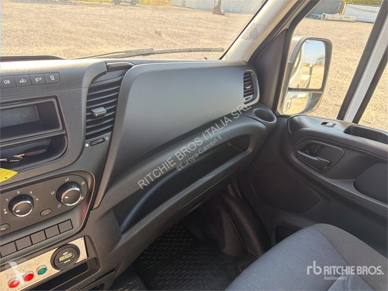 Camion Iveco 19-8,5 HQ 19 m on Iveco 35-140...