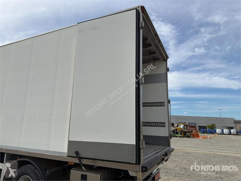Kamion Iveco 140E28 4x2 Refrigerated Truck