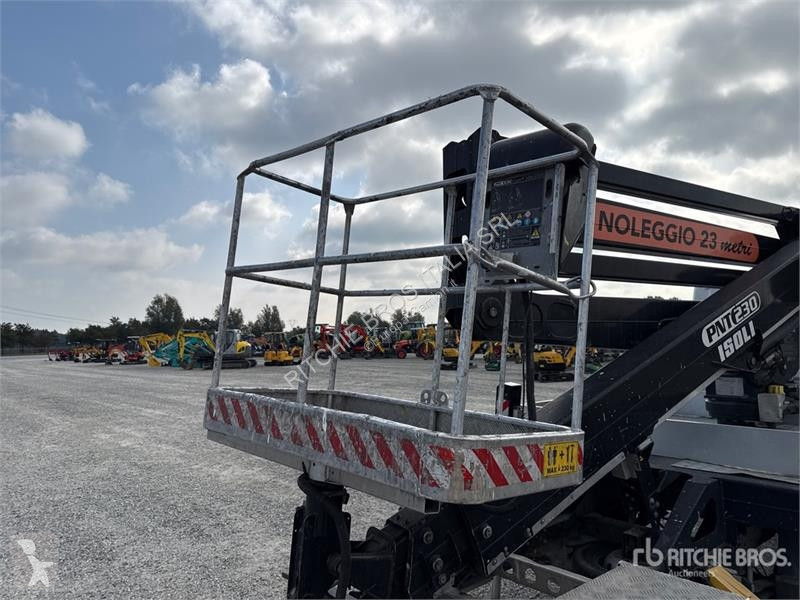 Camion Nissan Isoli PNT 230 20.5 m on Nissan...
