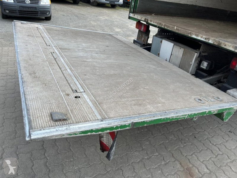Camion MAN TG-L 12.220 4x2 BL Standardkoffer...
