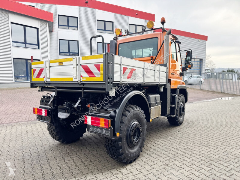Camión Unimog U 400 405/12 4x4 U 400 405/12...