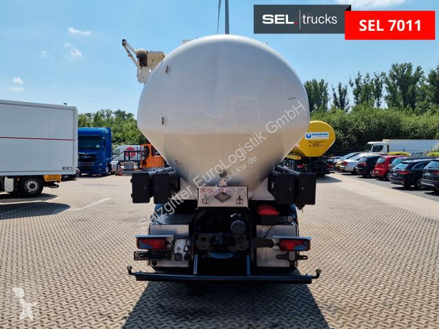 Lastbil MAN TGX 6x2-2 LL/SILO/30.000 l/Lenkachse