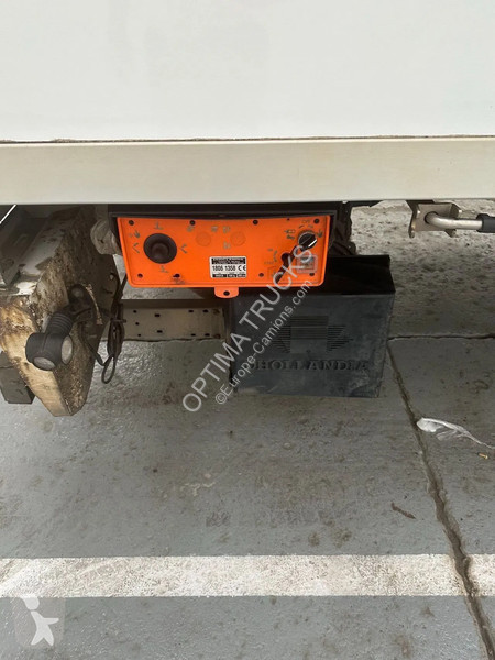 Vrachtwagen Renault D 12 220 / 264728 km