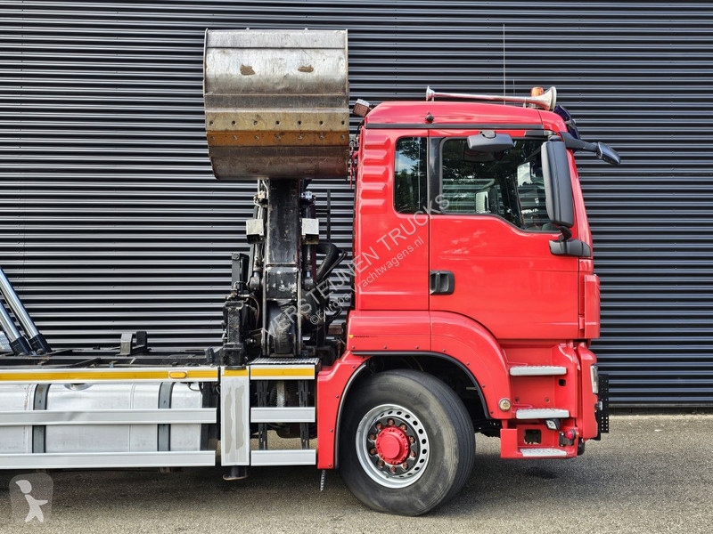 Vrachtwagen MAN 26.400 6x2 / 6x4 / HMF Z KRAAN...
