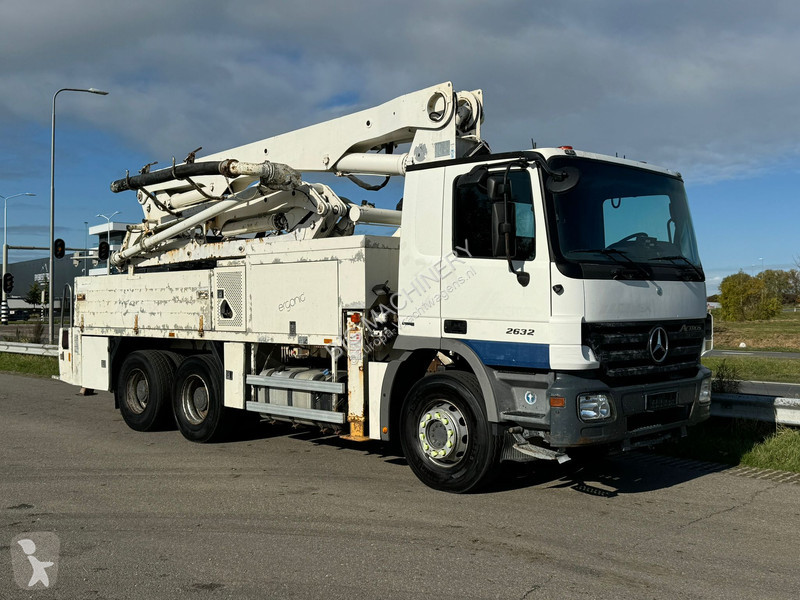 Camion Mercedes 2632 6x4 with Putzmeister BSF...