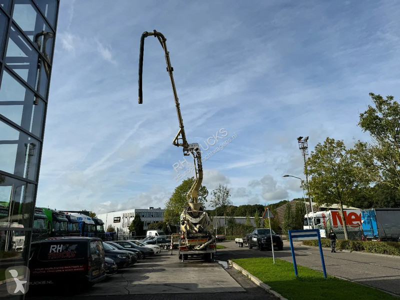 Camion Iveco 410 8X4 CIFA PUMP 24M + MIXER FULL...