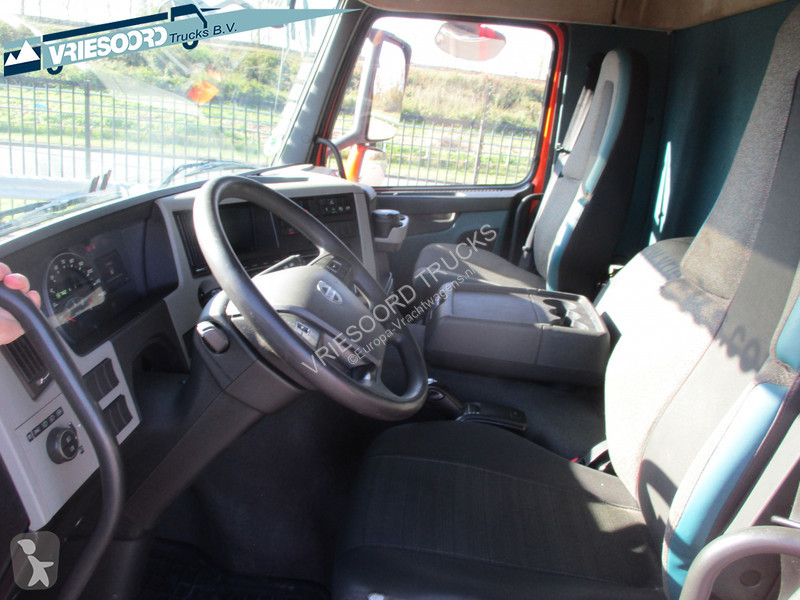 Camion Volvo -330 With meatrails