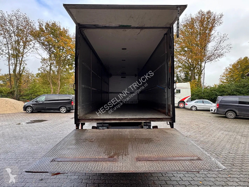 Vrachtwagen Volvo 280 7.8M Side...