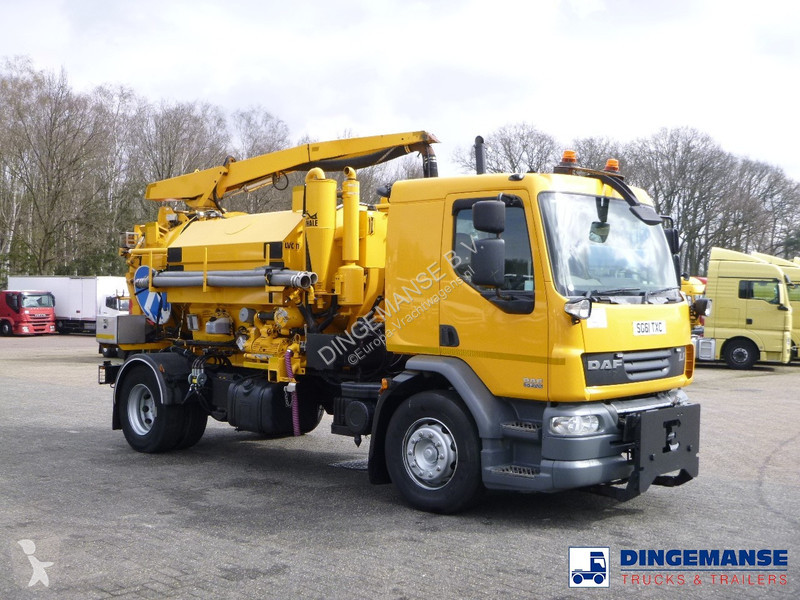 Camion DAF 55220 4x2 RHD Whale vacuum tank 7.5 m3
