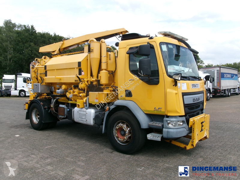 Camion DAF 220 4X2 Whale vacuum tank 7 m3