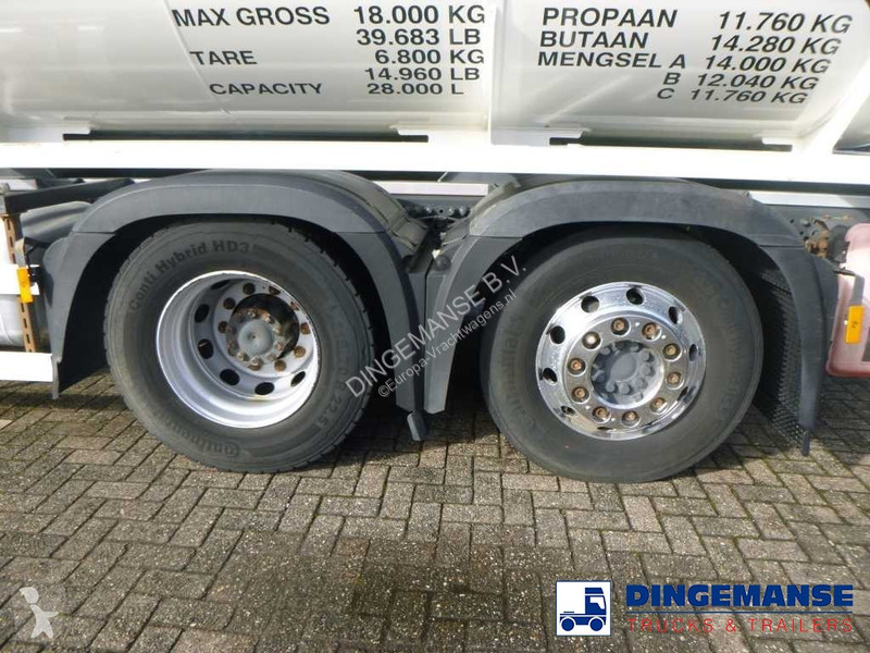 Camion Mercedes 2635 6x2 gas tank 28 m3