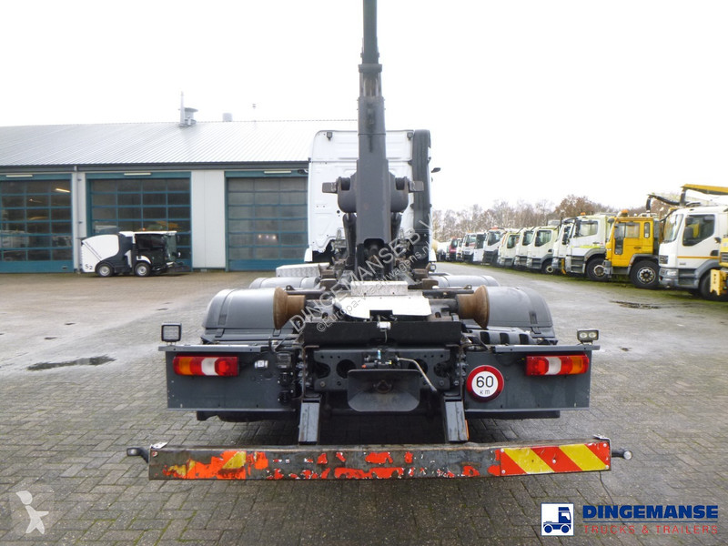 Vrachtwagen Mercedes 2843 6x2 Hyva container...