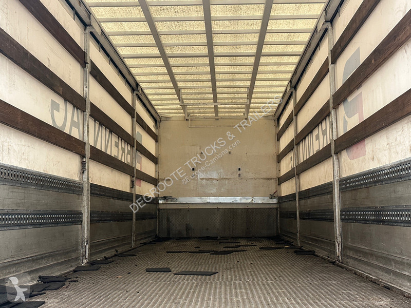 Kamion Volvo 300 - 6x2