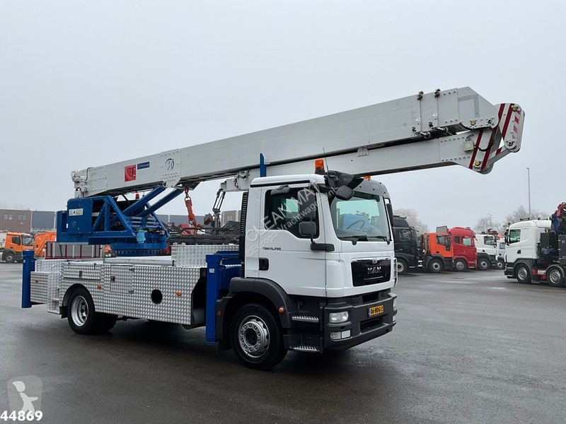Camion MAN TGM 15.290 Klaas 35 meter Dachdecker...