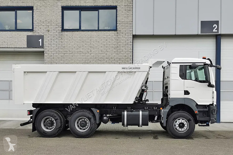 Kamion MAN 33.400 BB CH Tipper Truck (9 units)