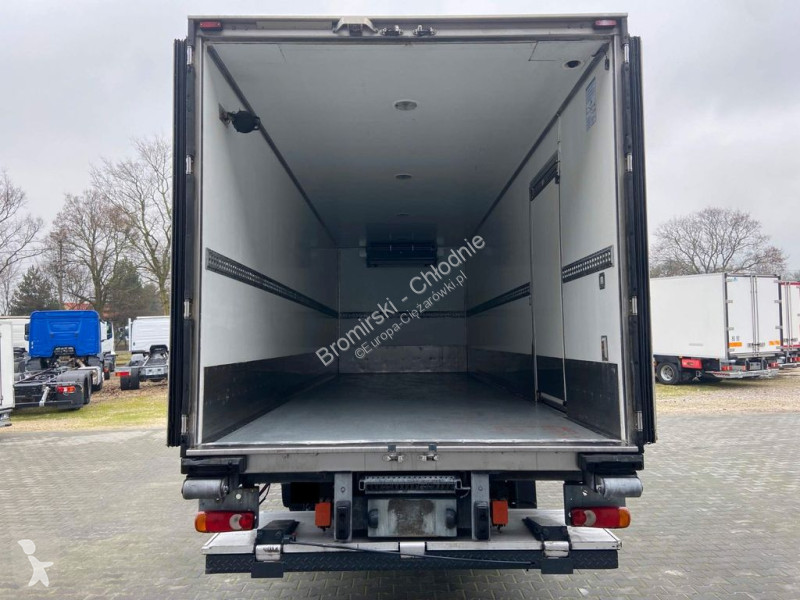 Camion Renault MIDLUM 270 DXI 16 T CARRIER...
