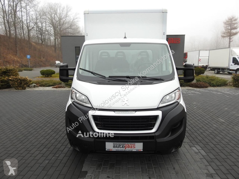 Camion Peugeot BOXER KONTENER WINDA 8 PALET...