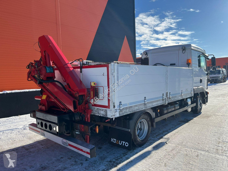 Lastbil MAN 8.220 4x2 HMF 340 K2 / PLATFORM...