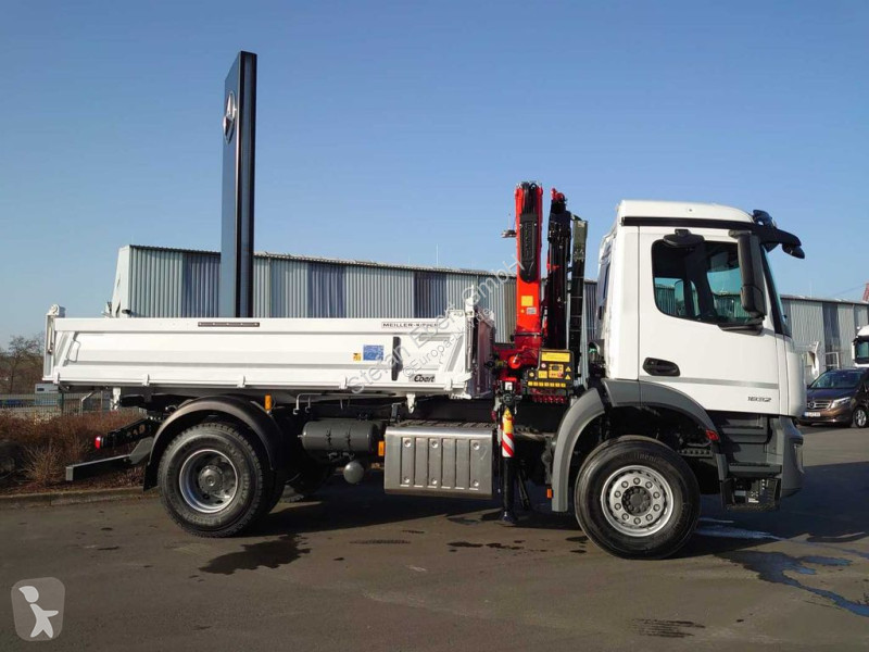 Kamion Mercedes 1832 KK 4x2 Kipper+Kran Fassi...
