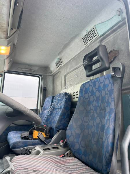 Kamion Iveco Con pluma