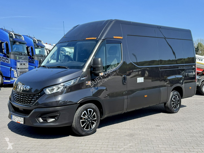 Furgoneta Iveco 35S18