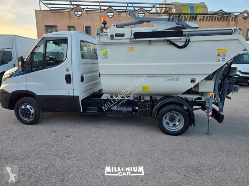 Utilaje pentru drumuri Iveco COMPATTATORE FARID...