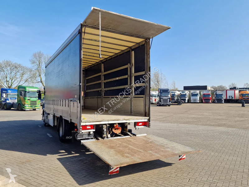 Camion Scania P320 4x2 - Side boars - oadlift -...