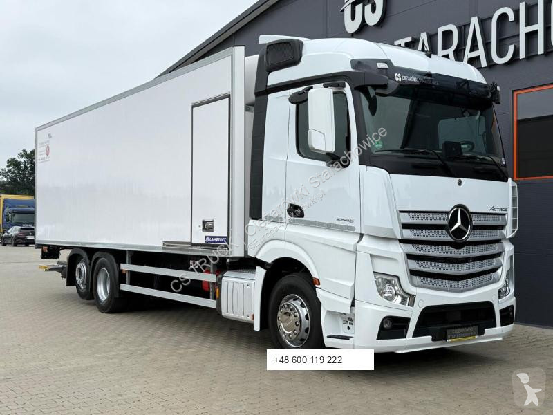 شاحنة Mercedes 2545