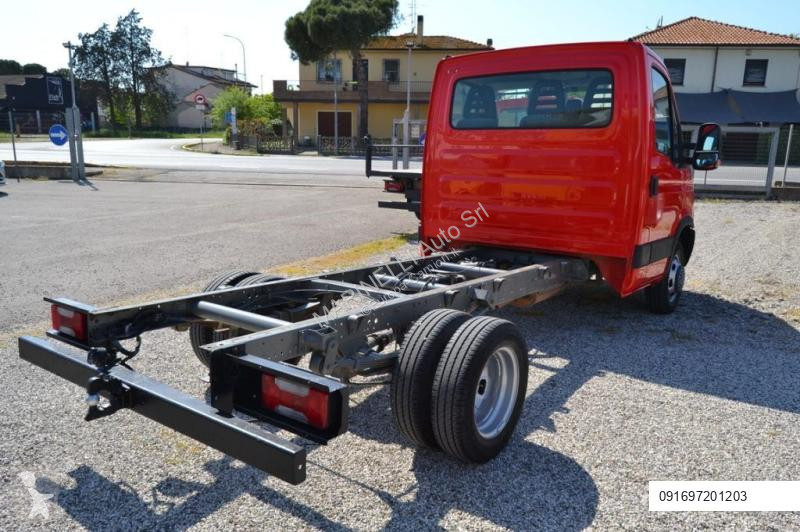عربة نفعية Iveco 35C13 BTor 2.3 HPT TELAIO PARI...