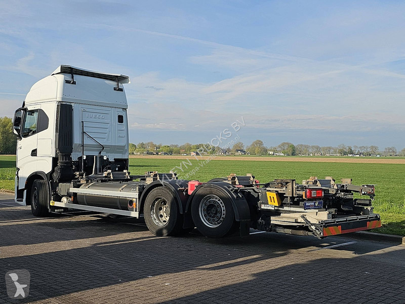 Camião Iveco AS260S46 LNG INT. STEERAXLE