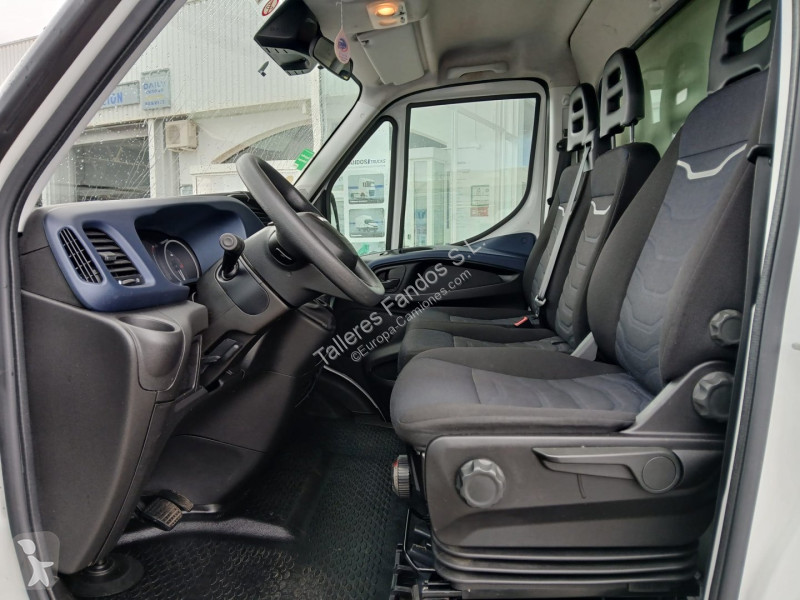 Furgoneta Iveco  35C16  20m3 Automática