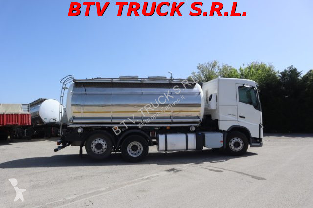 Kamion Volvo 460